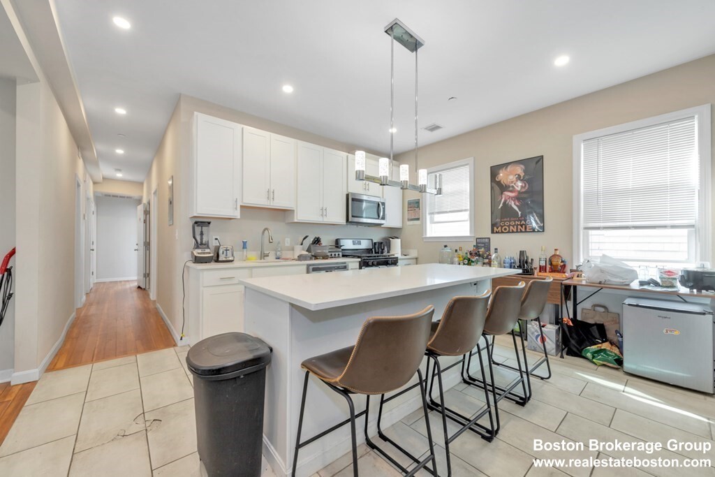 4 bed, 2 bath apartment for rent at 228 Calumet St Unit 2A, Mission Hill — photo 6 of 14