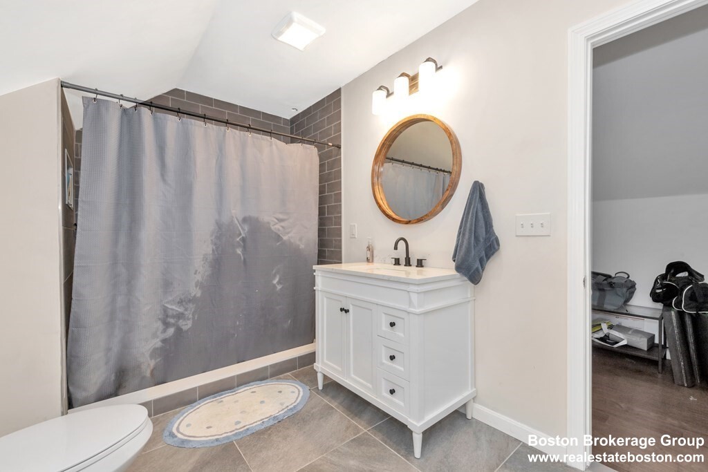 228 Calumet St, Mission Hill