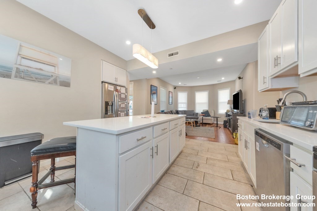 228 Calumet St, Mission Hill