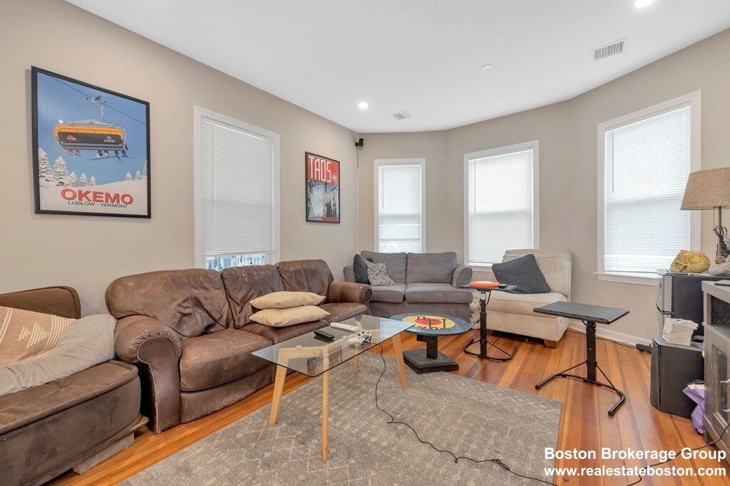 228 Calumet St, Mission Hill