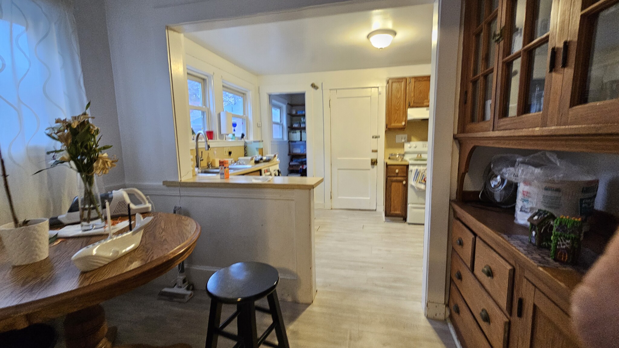 3 bed, 1 bath apartment for rent at 17 Gerald Rd Unit 2, Brighton — photo 4 of 10