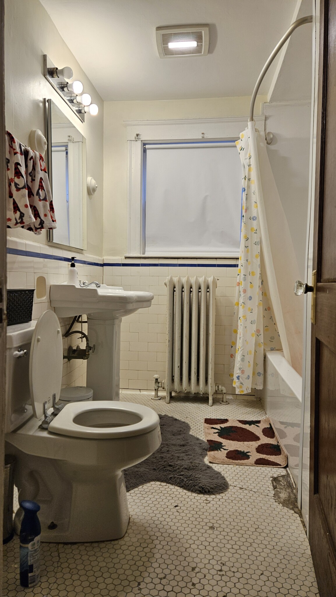 3 bed, 1 bath apartment for rent at 17 Gerald Rd Unit 2, Brighton — photo 7 of 10