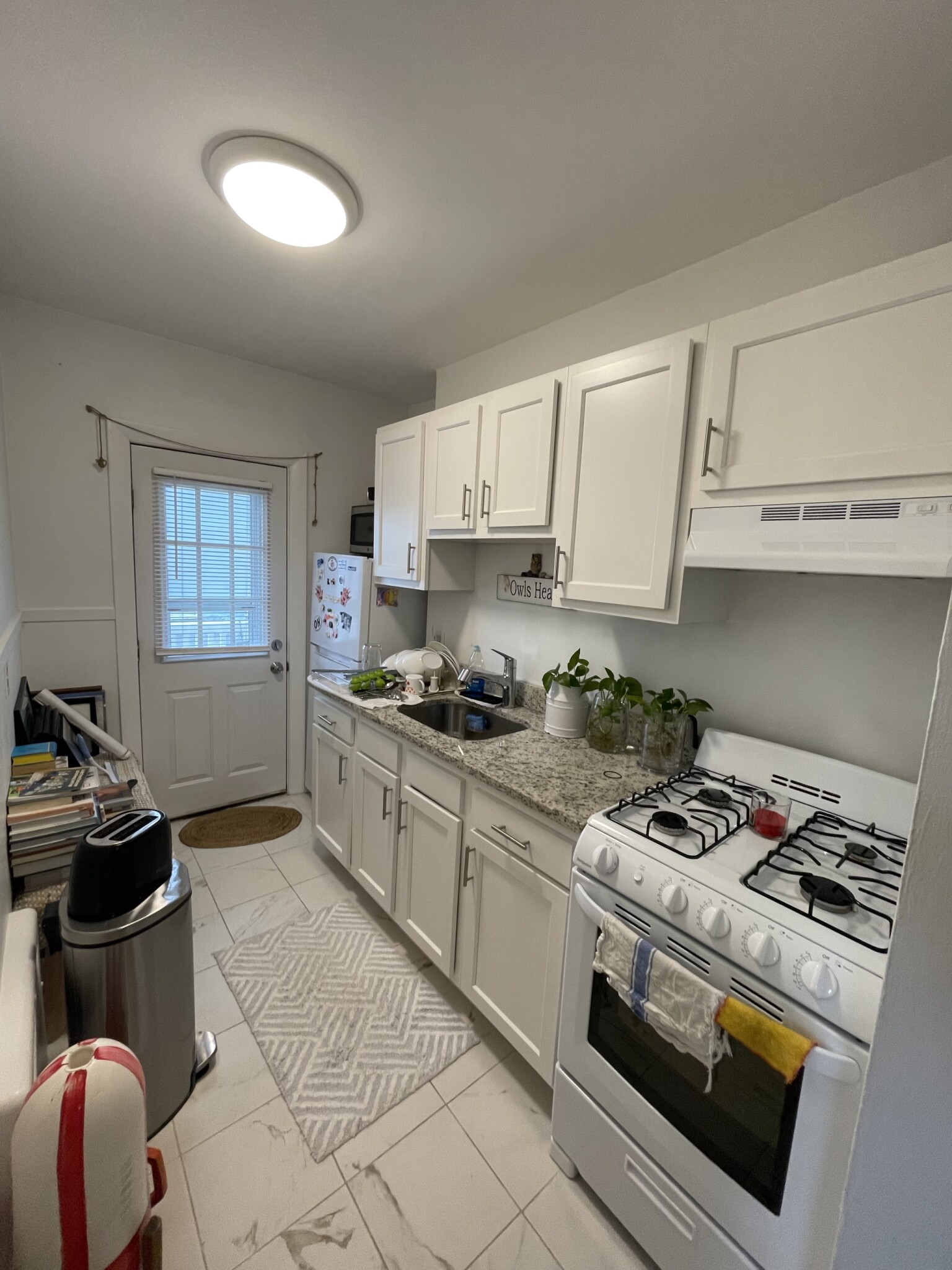 Studio bed, 1 bath apartment for rent at 87 Winthrop Shore Dr Unit 3, Winthrop — photo 4 of 10
