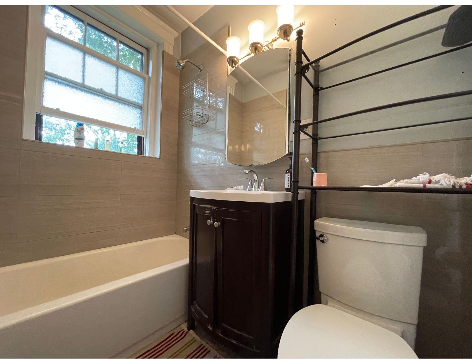 2 bed, 1 bath apartment for rent at 1983 Commonwealth Ave Unit 4, Brighton — photo 6 of 11