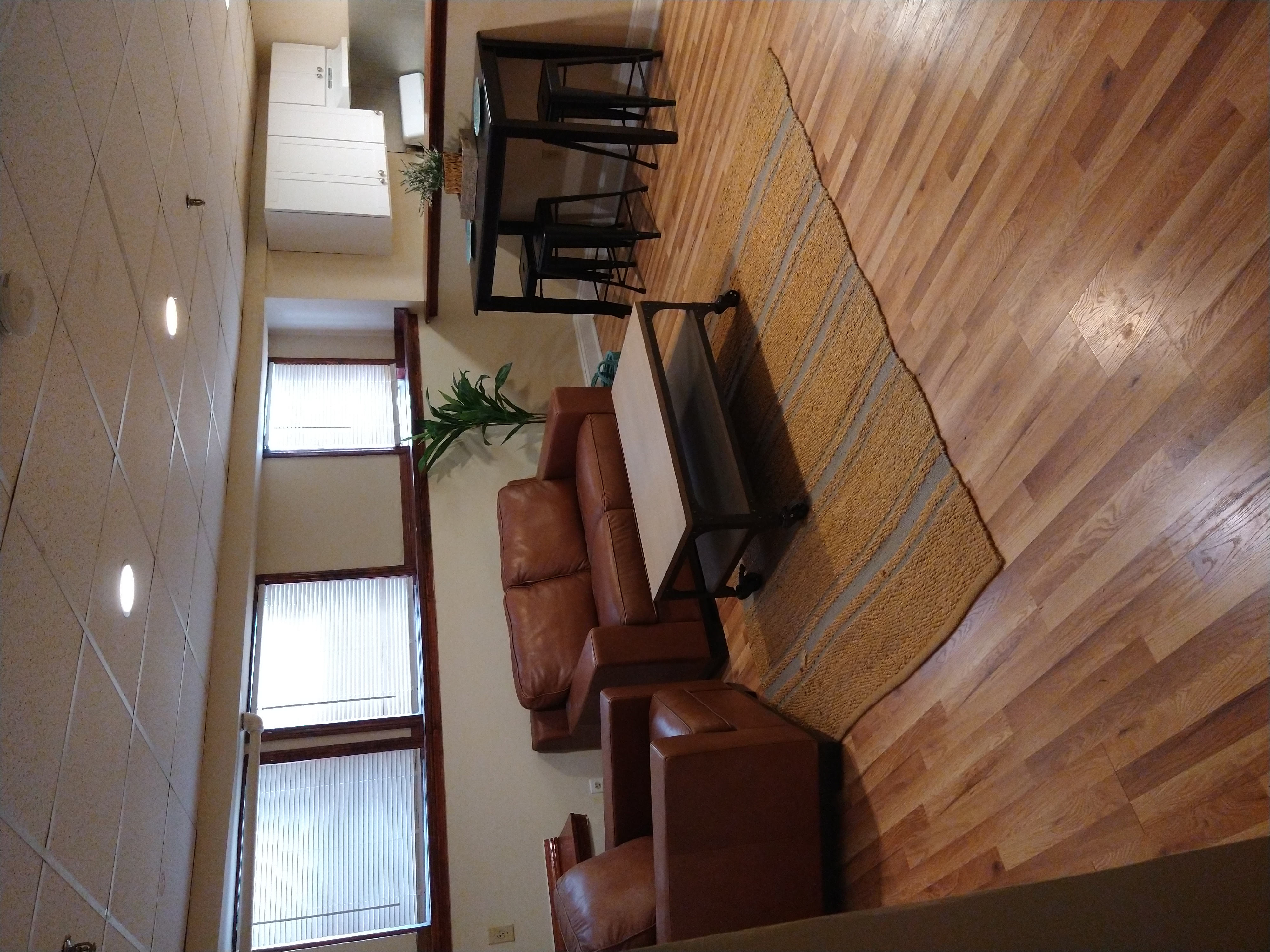 4 bed, 2 bath apartment for rent at 1195 Commonwealth Ave Unit 101, Allston — photo 3 of 12