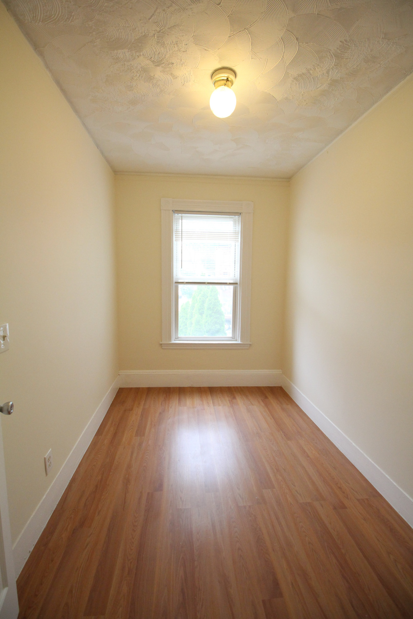 4 bed, 1 bath apartment for rent at 40 Forest St Unit 1, Roxbury — photo 13 of 21