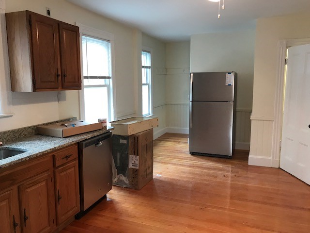 4 bed, 3 bath apartment for rent at 35 Shannon St Unit 0, Allston — photo 6 of 9