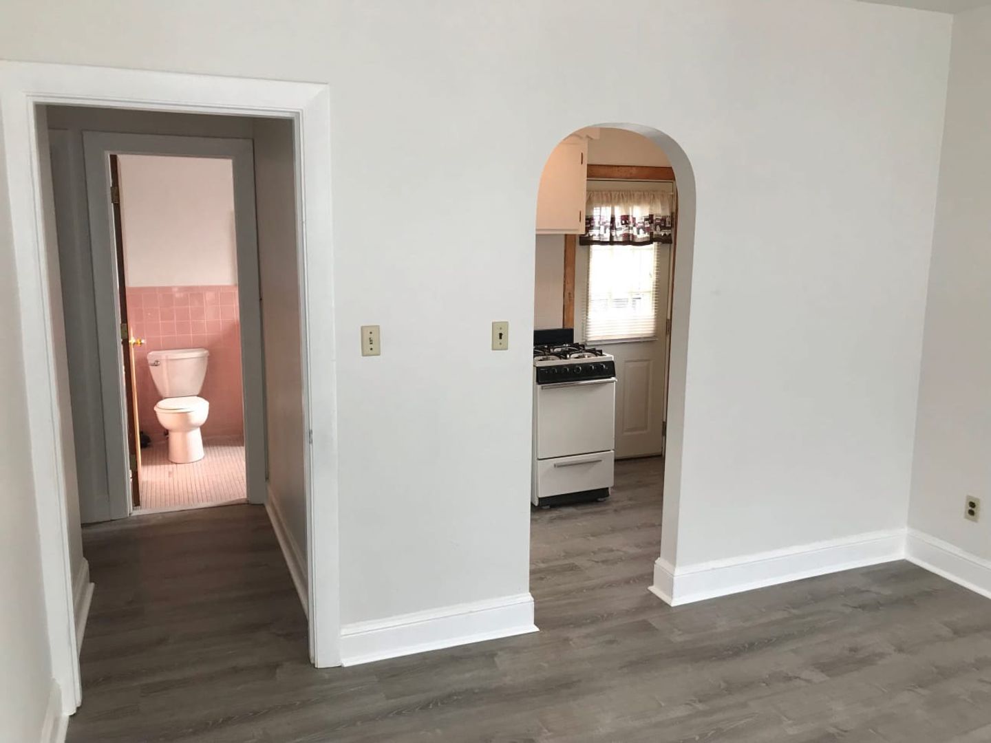 Studio bed, 1 bath apartment for rent at 87 Winthrop Shore Dr Unit 11, Winthrop — photo 3 of 11