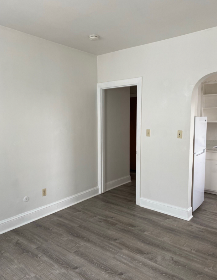 Studio bed, 1 bath apartment for rent at 87 Winthrop Shore Dr Unit 11, Winthrop — photo 9 of 11