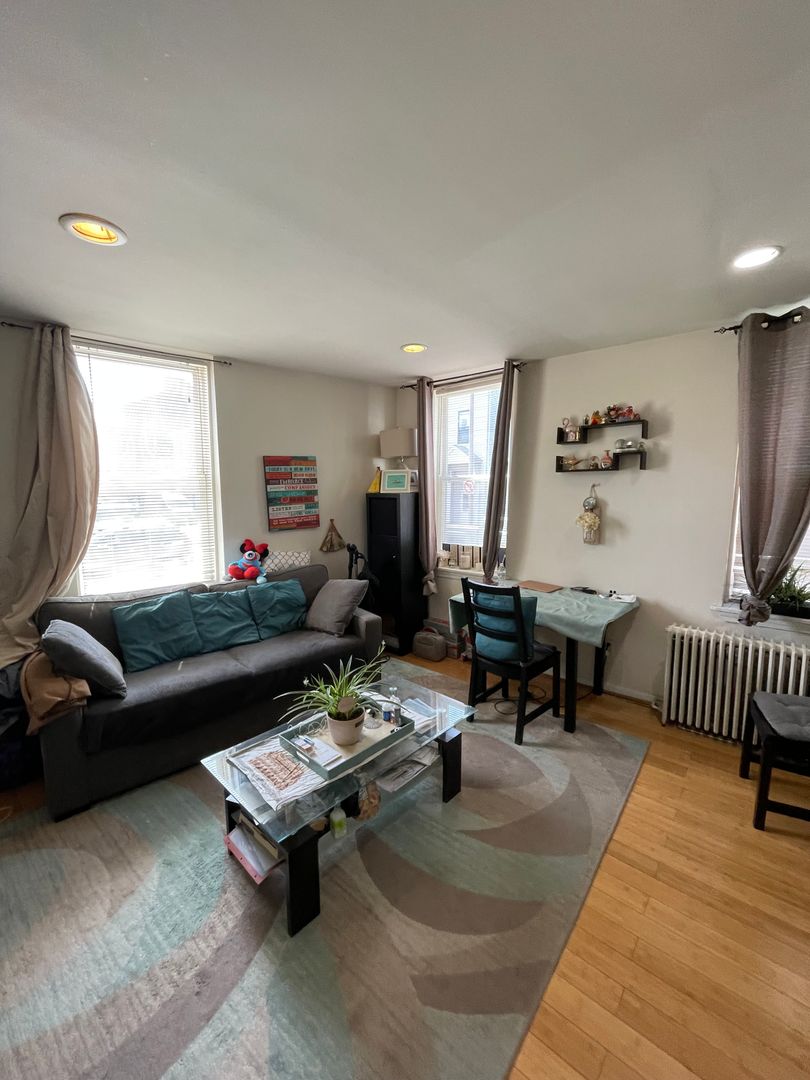 1 bed, 1 bath apartment for rent at 212 Maverick Unit 1, East Boston — photo 1 of 7
