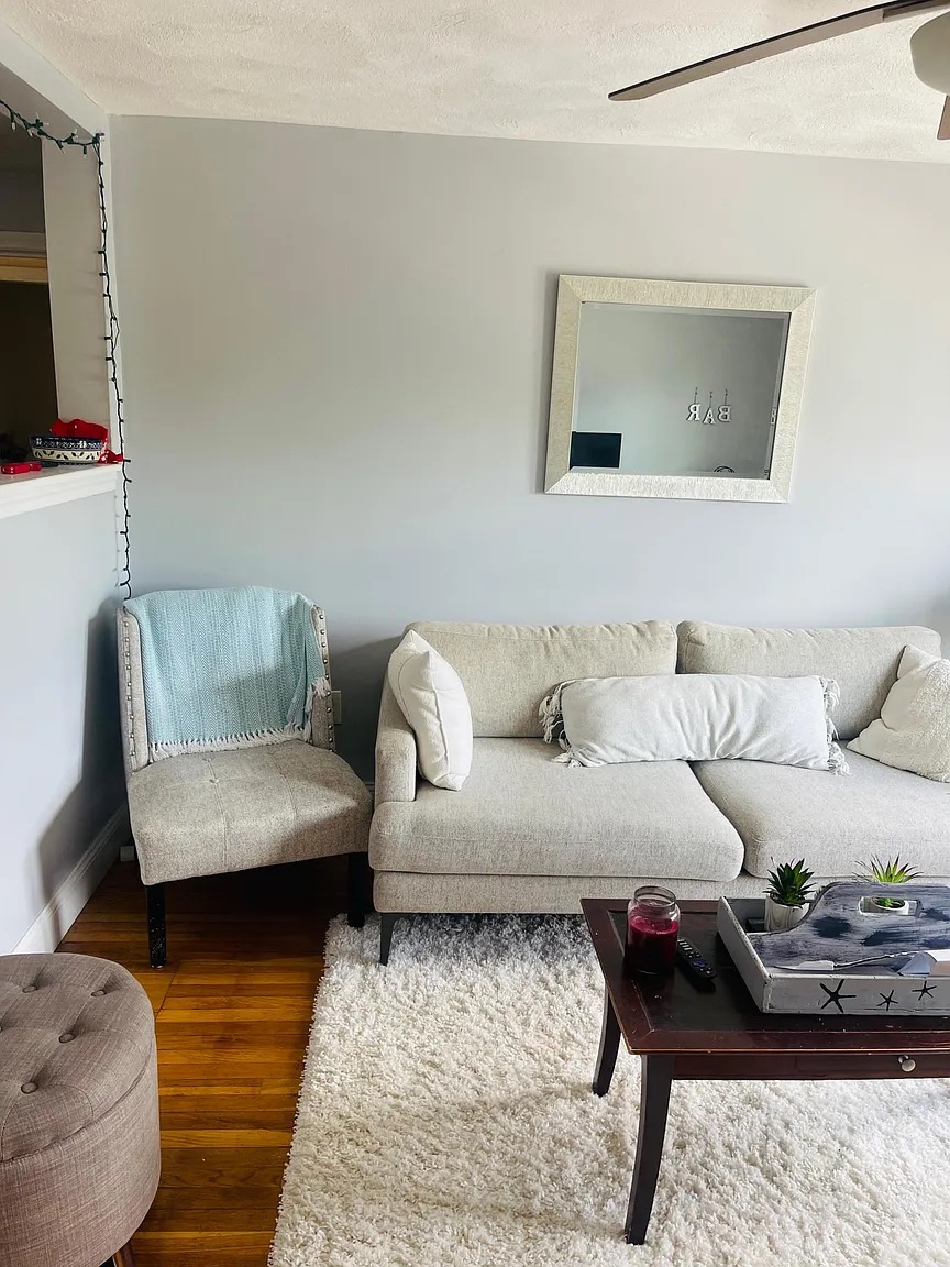 3 bed, 1 bath apartment for rent at 613 3rd St Unit 2, South Boston — photo 4 of 8
