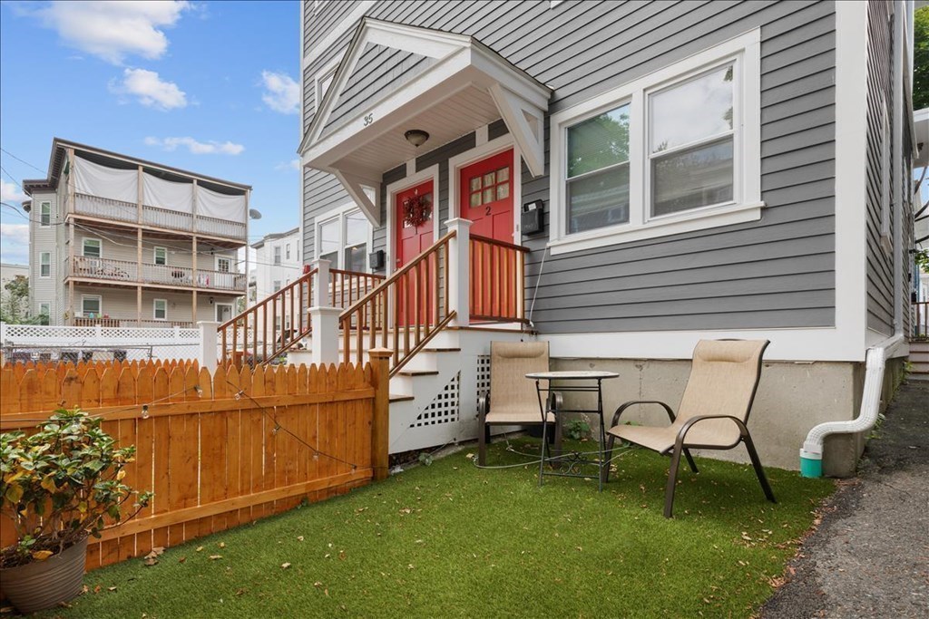 3 bed, 2 bath apartment for rent at 35 Melbourne St Unit 4, Dorchester — photo 3 of 13