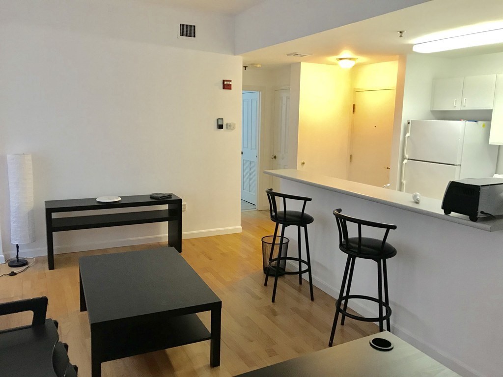 1 bed, 1 bath apartment for rent at 636 Beacon St Unit 602, Fenway — photo 1 of 2