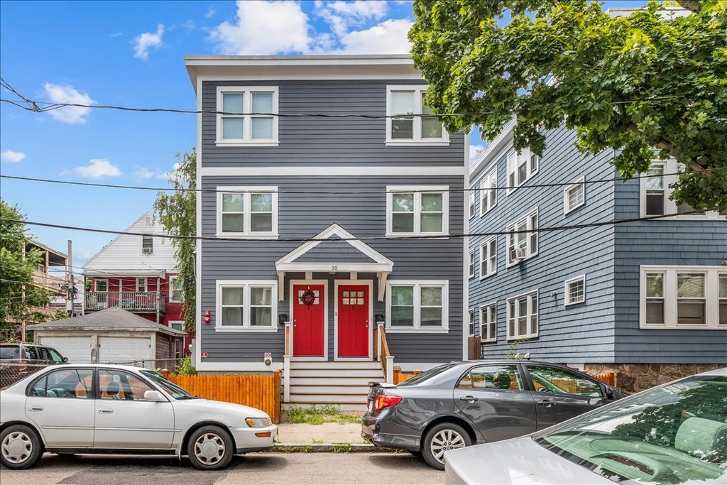 3 bed, 2 bath apartment for rent at 35 Melbourne St Unit 4, Dorchester — photo 4 of 13