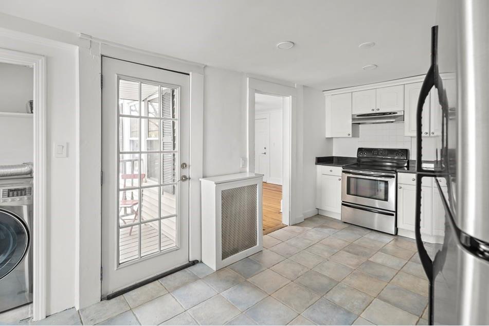 3 bed, 2 bath apartment for rent at 13 Walker St Unit 3, Back Bay — photo 7 of 10