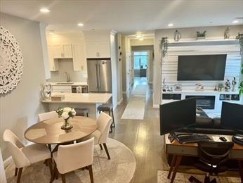 3 bed, 2 bath apartment for rent at 966 Hyde Park Ave Unit 303, Hyde Park — photo 2 of 14