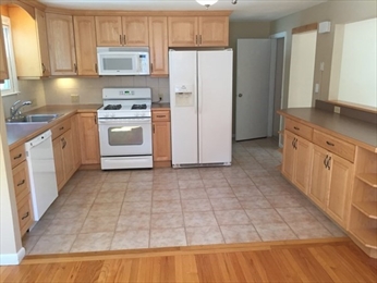 3 bed, 1.5 bath apartment for rent at 352 Sprague St Unit 352, Dedham — photo 3 of 6
