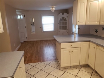 3 bed, 2 bath apartment for rent at 92 Pine Hill Rd Unit 92, Dedham — photo 3 of 9