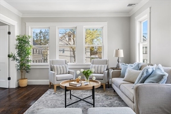 3 bed, 2 bath apartment for rent at 84 Sunnyside St Unit 2, Hyde Park — photo 3 of 22