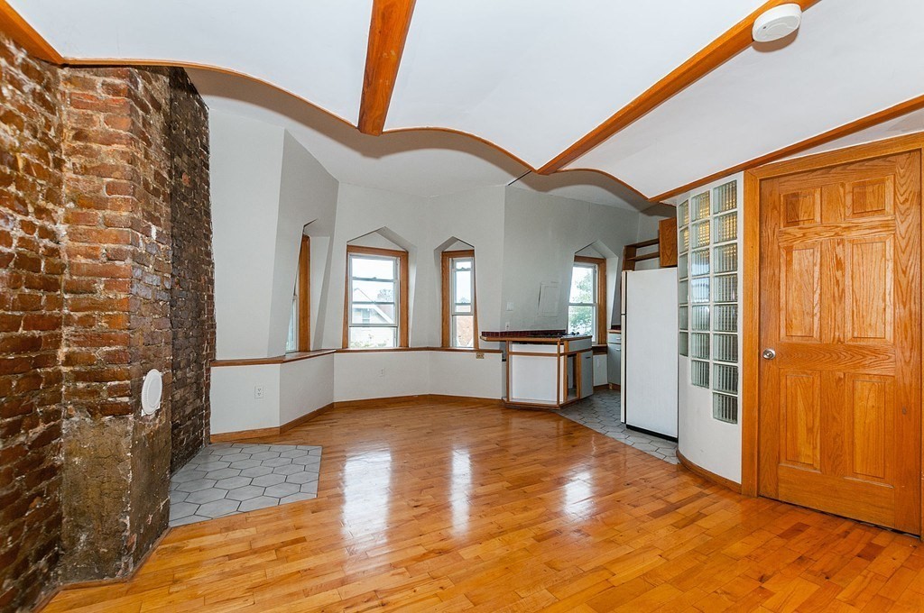 1 bed, 1 bath apartment for rent at 11 Savin Hill Ave Unit 3, Dorchester — photo 1 of 11