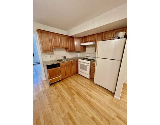 1 bed, 1 bath apartment for rent at 36 Clarendon St Unit 1, South End — photo 1 of 7