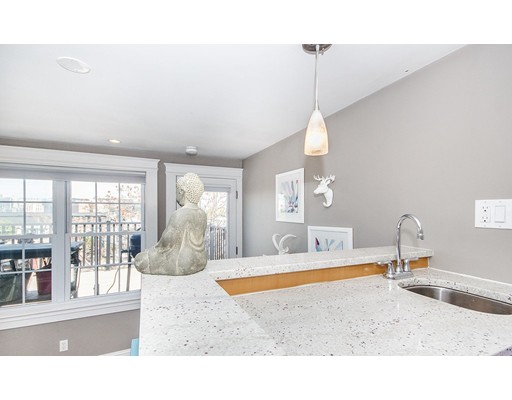 1 bed, 1 bath apartment for rent at 514 1/2 3rd St Unit 3, South Boston — photo 1 of 14