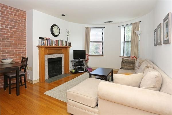 1 bed, 1 bath apartment for rent at 90 Gainsborough St Unit 302E, Fenway
