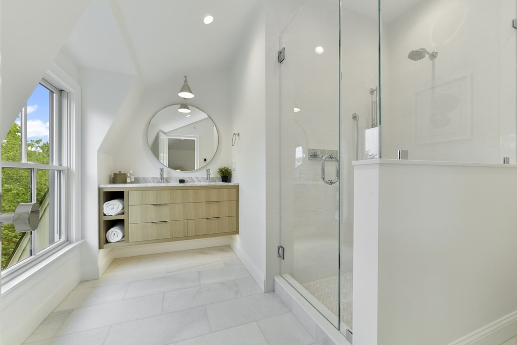 15 Pleasant St, Riverside