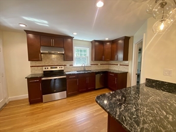 4 bed, 2.5 bath apartment for rent at 307 Russett Rd Unit 1, Chestnut Hill — photo 3 of 16
