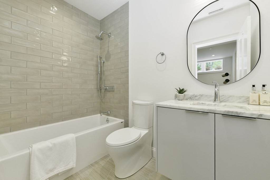 15 Pleasant St, Riverside