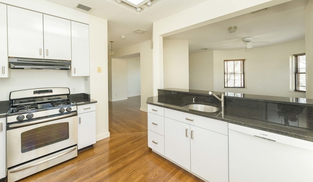 2 bed, 2 bath apartment for rent at 344 Harvard St Unit 3, Coolidge Corner — photo 5 of 8