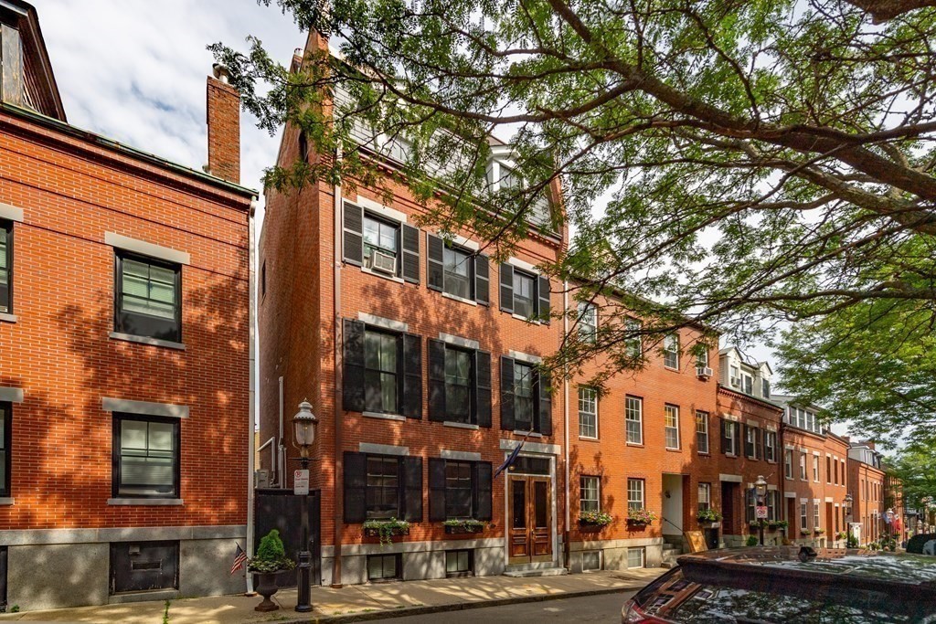 2 bed, 1.5 bath apartment for rent at 15 Mount Vernon St Unit 2, Charlestown — photo 13 of 14