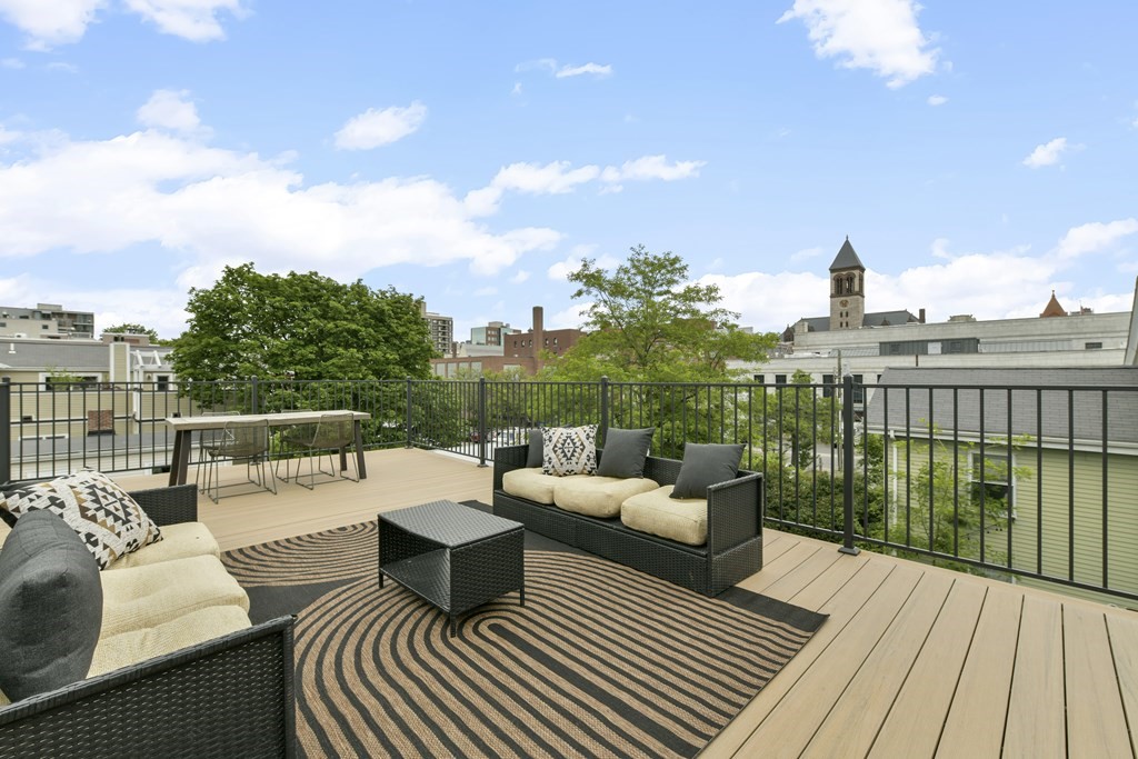 15 Pleasant St, Riverside