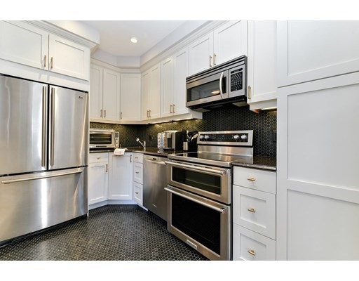 2 bed, 2 bath apartment for rent at 163 Marlborough St Unit 3, Back Bay — photo 14 of 27