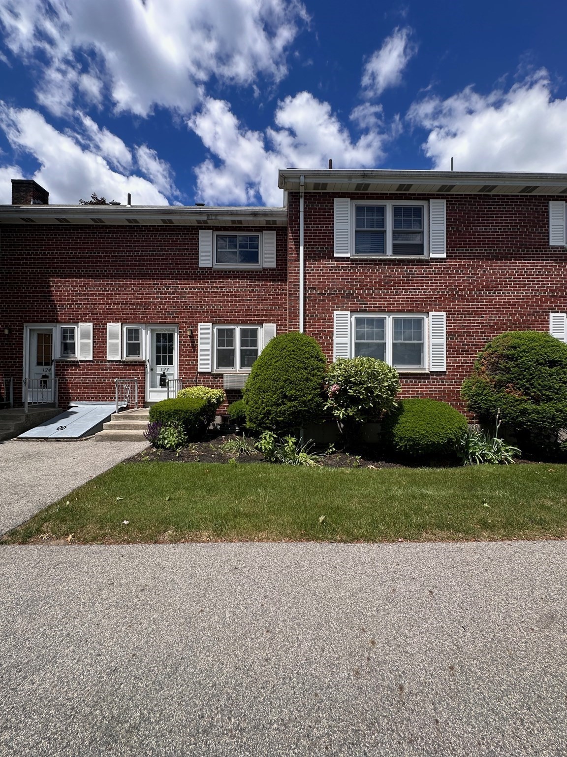 2 bed, 1 bath apartment for rent at 123 Emerson Gardens Rd Unit 123, Lexington — photo 16 of 16