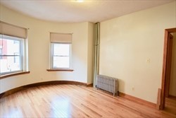 3 bed, 1 bath apartment for rent at 23 Castlegte Rd Unit 3, Dorchester — photo 7 of 10