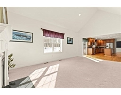 4 bed, 2.5 bath apartment for rent at 1528 Eastern Ave Unit 1, Malden — photo 15 of 40