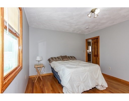 3 bed, 1 bath apartment for rent at 43 Gordon Ave Unit 1, Medford — photo 16 of 28