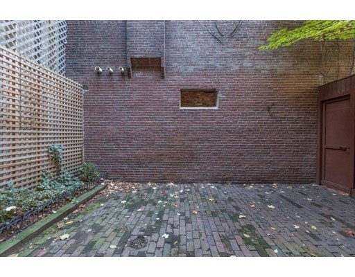 3 bed, 3 bath apartment for rent at 35 Fairfield St Unit 1, Back Bay — photo 18 of 20