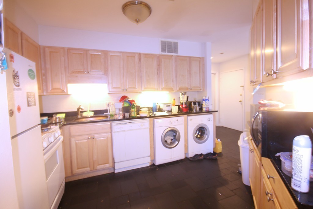 2 bed, 2 bath apartment for rent at 100 Riverway Unit 100-4, Fenway