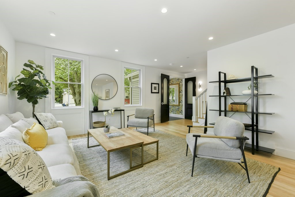 15 Pleasant St, Riverside