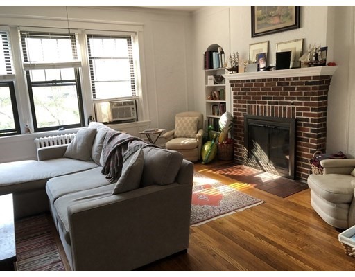 3 bed, 2 bath apartment for rent at 411 Washington St Unit 4, Brookline Village — photo 2 of 15