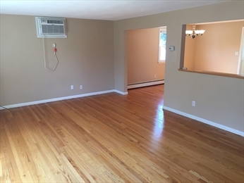 3 bed, 1.5 bath apartment for rent at 352 Sprague St Unit 352, Dedham — photo 4 of 6