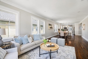 3 bed, 2 bath apartment for rent at 84 Sunnyside St Unit 2, Hyde Park — photo 4 of 22