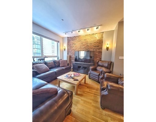 2 bed, 2.5 bath apartment for rent at 99 105 Broad St Unit 7C, Waterfront — photo 2 of 20