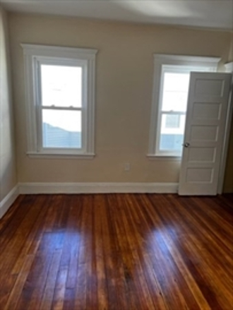 3 bed, 1 bath apartment for rent at 3952 Washington St Unit 3, Roslindale — photo 10 of 11