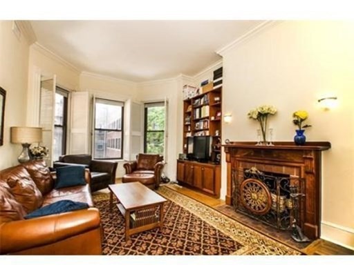 1 bed, 1 bath apartment for rent at 280 Commonwealth Ave Unit 202, Back Bay — photo 2 of 8