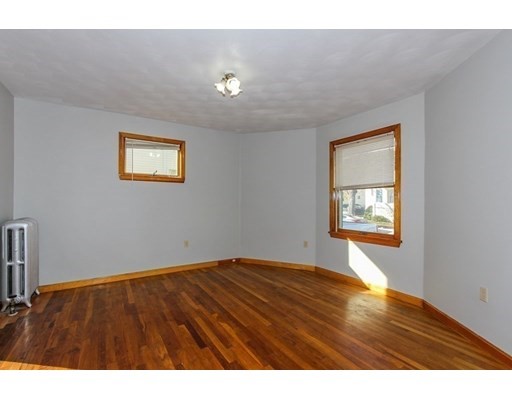3 bed, 1 bath apartment for rent at 43 Gordon Ave Unit 1, Medford — photo 2 of 28