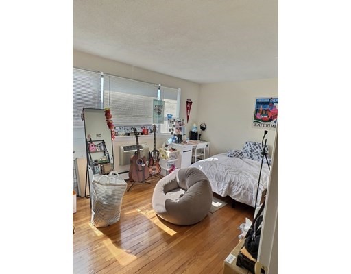 3 bed, 1 bath apartment for rent at 1139 Commonwealth Ave Unit 31, Allston — photo 2 of 6