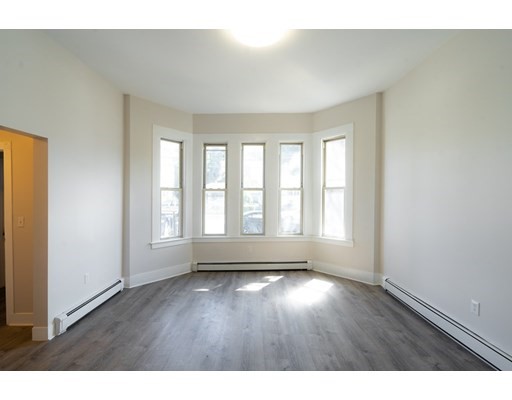 3 bed, 1 bath apartment for rent at 39 Union St Unit 1, Brighton — photo 2 of 8